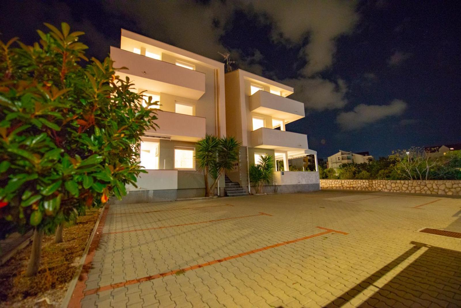 Apartments Yoko Novalja Bagian luar foto